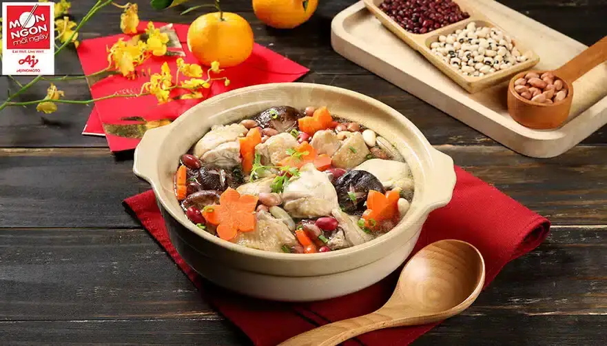 canh g&agrave; tứ qu&iacute;