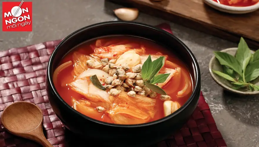 Canh hến kim chi