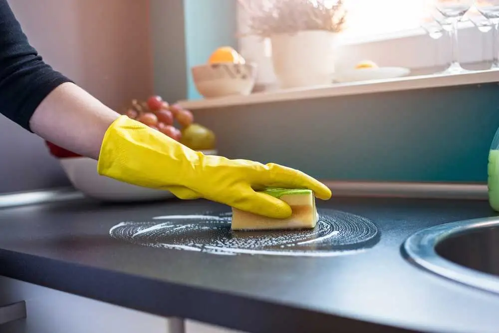 7 mẹo vệ sinh những dụng cụ nhà bếp khó làm sạch nhất