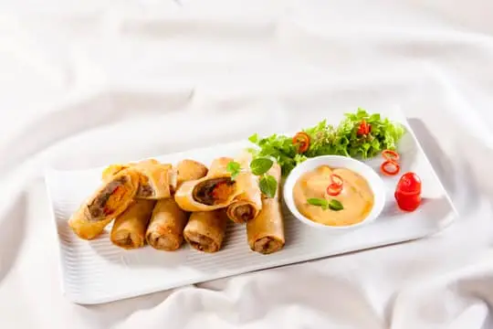 chả gi&ograve; ngũ vị