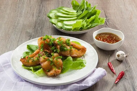 C&aacute; l&oacute;c chi&ecirc;n mắm sả