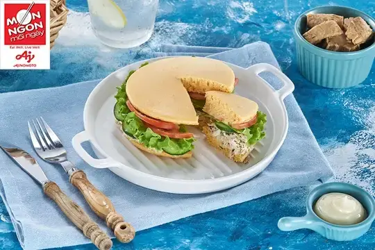 Bánh rán kẹp cá ngừ – bữa sáng dinh dưỡng nhanh gọn