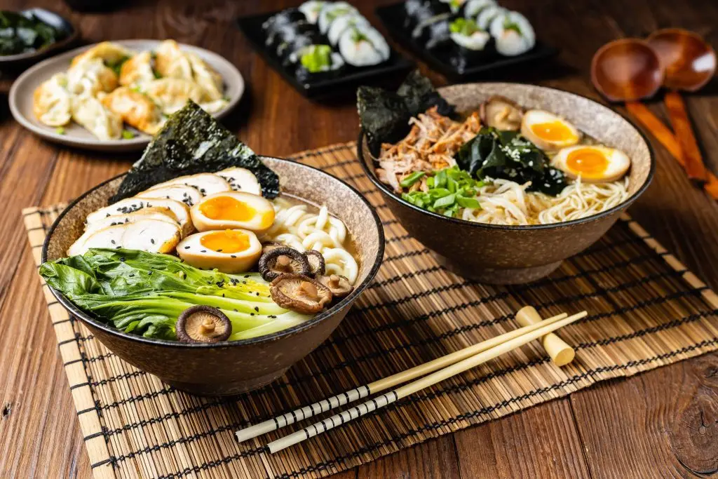 Ẩm thực Nhật h&agrave;i ho&agrave; giữa nguy&ecirc;n liệu tự nhi&ecirc;n v&agrave; c&aacute;ch chế biến tinh tế