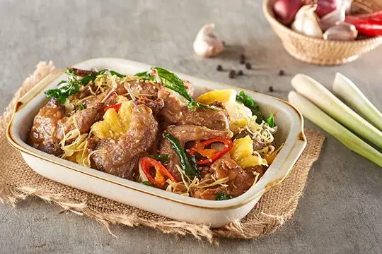chim c&uacute;t chi&ecirc;n mắm me