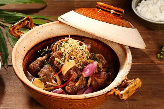 Bắp b&ograve; om gừng sả