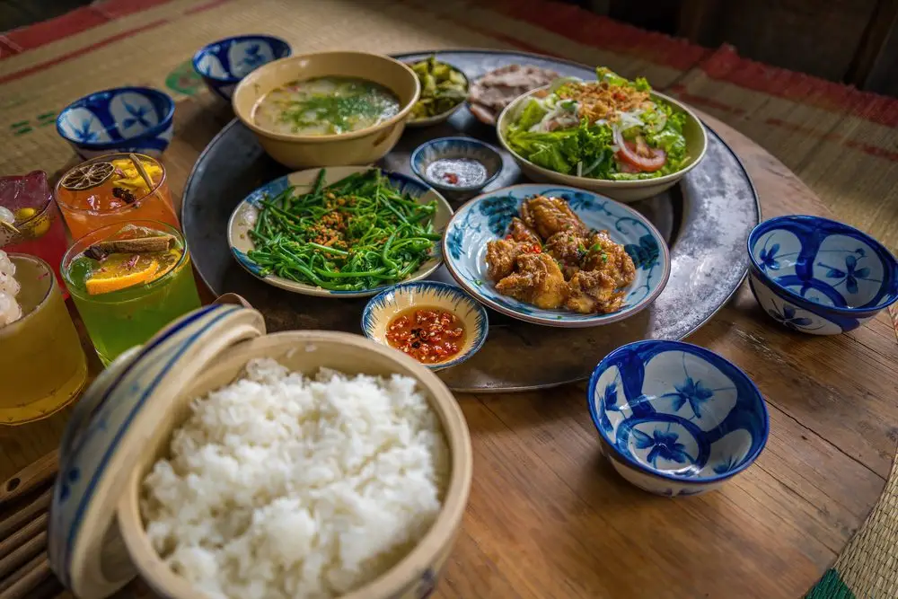 Thực đơn cơm gia đình: Bí quyết để bữa ăn luôn đầm ấm và dinh dưỡng