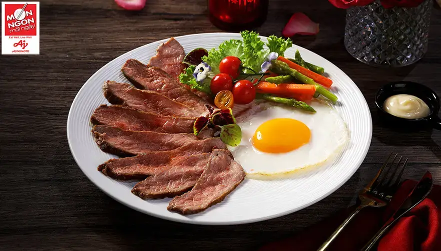 Protein tham gia v&agrave;o qu&aacute; tr&igrave;nh x&acirc;y dựng m&ocirc; v&agrave; cơ bắp