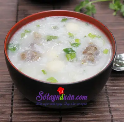 Cháo hạt sen nấu cùng bắp bò