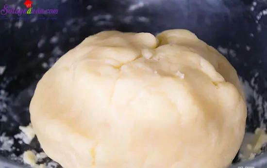 C&aacute;ch l&agrave;m m&oacute;n b&aacute;nh nướng nh&acirc;n d&acirc;u t&acirc;y 5