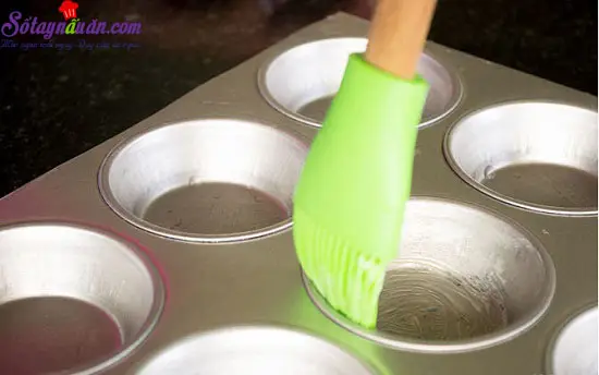 C&aacute;ch l&agrave;m m&oacute;n b&aacute;nh nướng nh&acirc;n d&acirc;u t&acirc;y 6