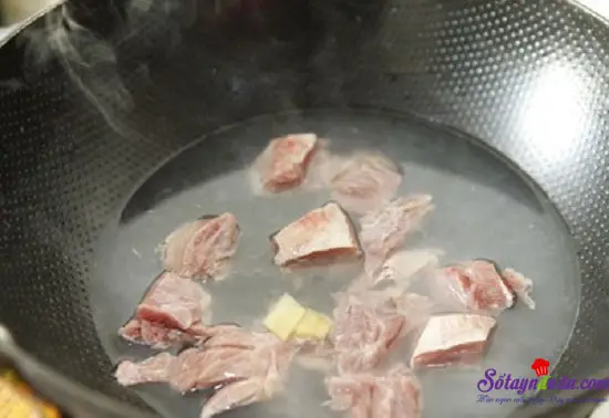 c&aacute;ch l&agrave;m thịt b&ograve; hầm rau củ 2