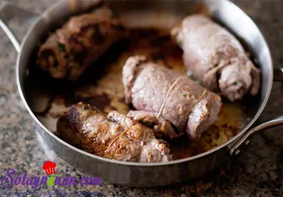 Thịt b&ograve; cuộn braciole ăn với pasta kiểu &Yacute; 5