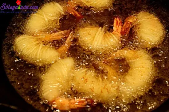 c&aacute;ch l&agrave;m m&oacute;n t&ocirc;m cuốn khoai t&acirc;y 5
