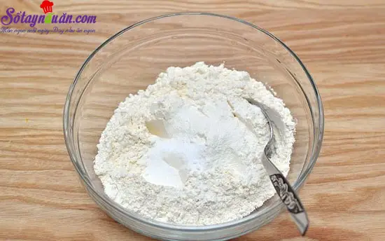 C&aacute;ch l&agrave;m m&oacute;n b&aacute;nh rượu rum tr&aacute;i c&acirc;y 7