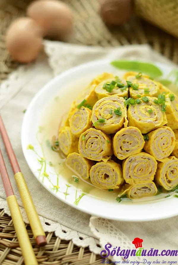 C&aacute;ch l&agrave;m trứng cuộn thịt 7