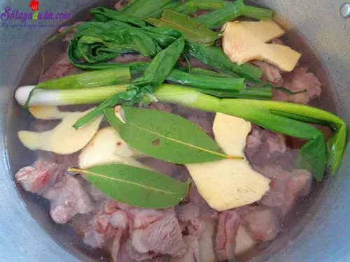 C&aacute;ch nấu c&agrave; ri b&ograve; 3