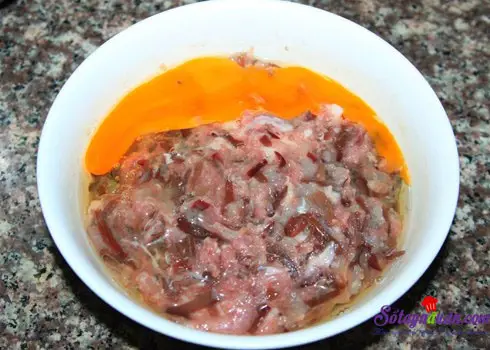 b&ocirc;ng b&iacute; nhồi thịt chi&ecirc;n gi&ograve;n 2