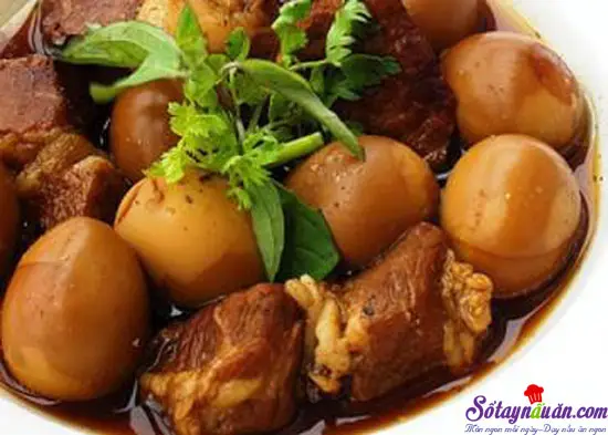 c&aacute;ch l&agrave;m thịt kho t&agrave;u theo hương vị miền nam