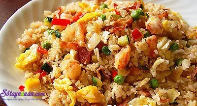 Hướng dẫn cách làm cơm chiên ngũ sắc ngon tại nhà