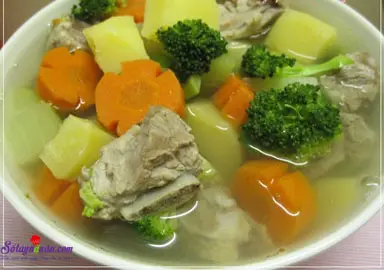 Cách nấu canh sườn hầm thập cẩm ngon tại nhà