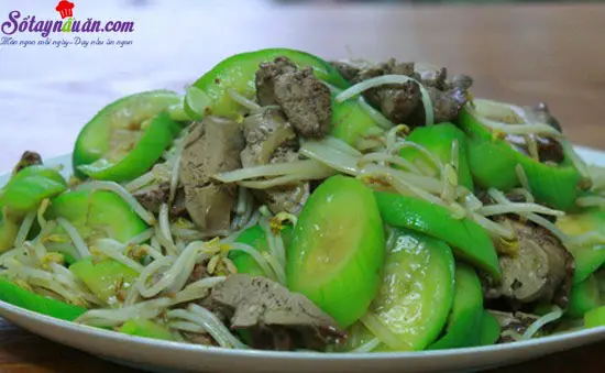 c&aacute;ch l&agrave;m mướp x&agrave;o l&ograve;ng g&agrave; 2