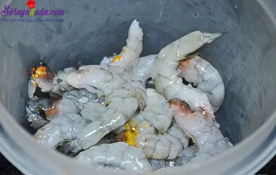 C&aacute;ch l&agrave;m t&ocirc;m x&agrave;o cay đơn giản m&agrave; ngon 1