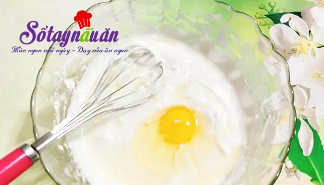 B&aacute;nh tai yến gi&ograve;n xốp cắn l&agrave; m&ecirc;