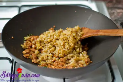 C&aacute;ch l&agrave;m b&aacute;nh gối c&agrave; ri g&agrave; thơm ngon kh&oacute; cưỡng 4