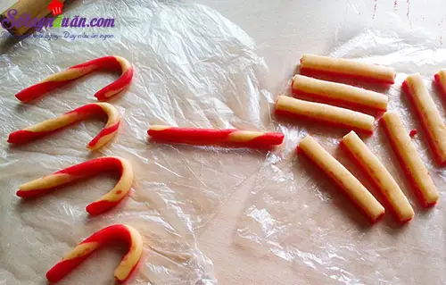 c&aacute;ch l&agrave;m b&aacute;nh quy h&igrave;nh kẹo gậy 5