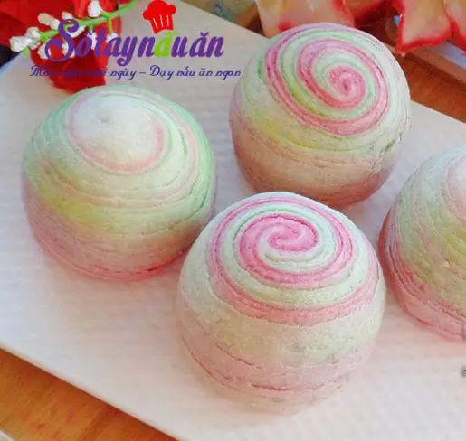 Học l&agrave;m b&aacute;nh trung thu cầu vồng bảy sắc đẹp m&ecirc; mẩn