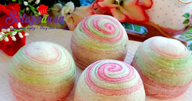 Học l&agrave;m b&aacute;nh trung thu cầu vồng bảy sắc đẹp m&ecirc; mẩn