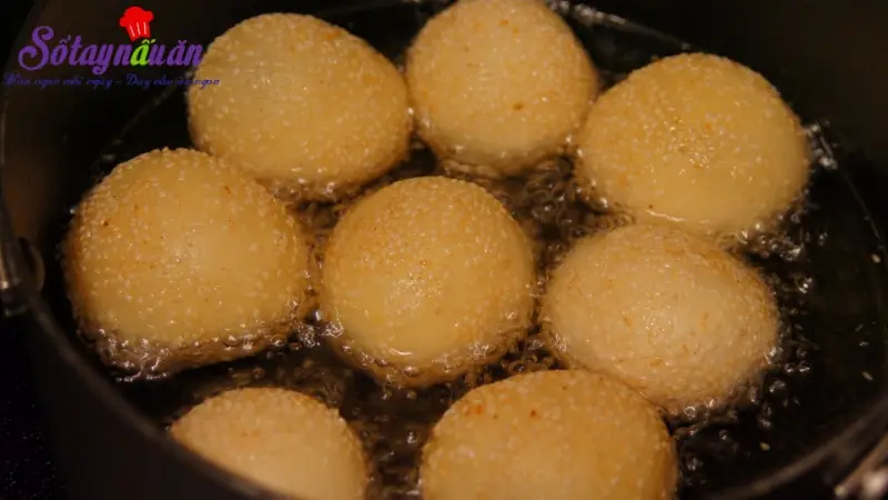 c&aacute;ch l&agrave;m b&aacute;nh r&aacute;n l&uacute;c lắc ngọt 2
