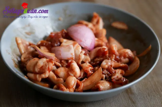 Hướng dẫn l&agrave;m b&aacute;nh bao nh&acirc;n thịt ba chỉ ngon b&aacute; ch&aacute;y 2
