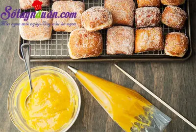 Hướng dẫn l&agrave;m b&aacute;nh malasada vị chanh leo thơm ngon 11