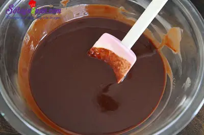 Hướng dẫn l&agrave;m b&aacute;nh Oreo bơ đậu phộng cực ngon 2