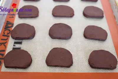 Hướng dẫn l&agrave;m b&aacute;nh Oreo bơ đậu phộng cực ngon 12