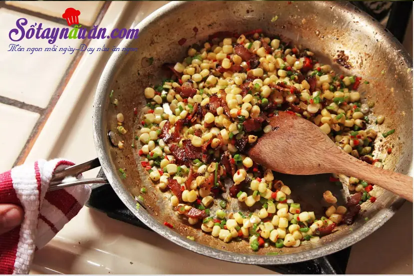 Hướng dẫn l&agrave;m pancake ph&ocirc; mai b&eacute;o ngậy nh&acirc;n bắp x&agrave;o 1
