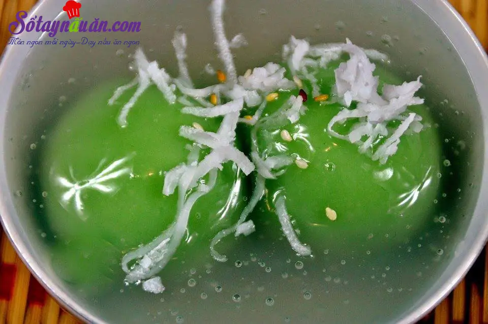 Cách làm bánh trôi nước lá dứa ngon không thể chối từ