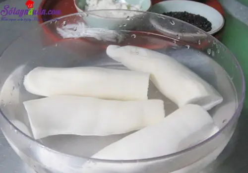 c&aacute;ch nấu ch&egrave; sắn n&oacute;ng 1