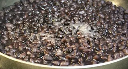 C&aacute;ch nấu ch&egrave; đậu đen ngon 4