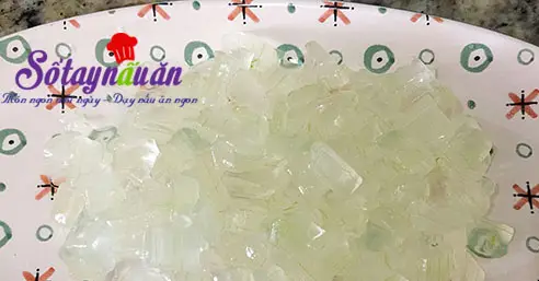 Hướng dẫn nấu ch&egrave; nha đam hạt sen thơm m&aacute;t ng&agrave;y h&egrave;