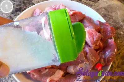 B&ograve; hầm c&agrave; ri nước cốt dừa 1