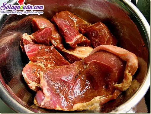 Hướng dẫn c&aacute;ch l&agrave;m thịt x&aacute; x&iacute;u ngon kh&oacute; cưỡng 2