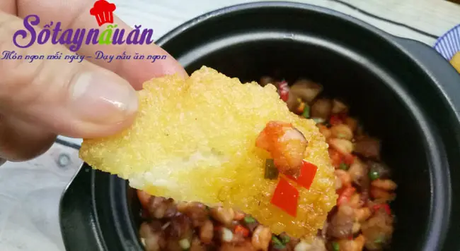 Cách làm xôi chiên giòn chấm kho quẹt ngon hết sẩy