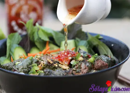 B&ograve; cuốn l&aacute; lốt lạ miệng 1