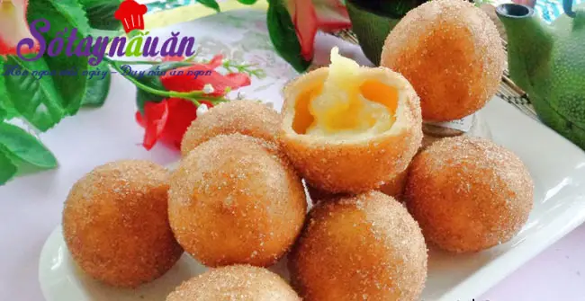 C&aacute;ch l&agrave;m b&aacute;nh r&aacute;n nh&acirc;n đậu xanh thơm ngon hết sẩy