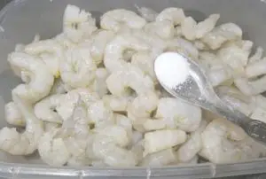 C&aacute;ch l&agrave;m chả t&ocirc;m 3