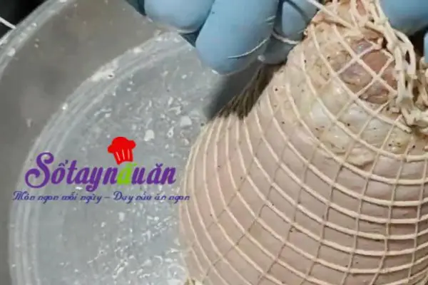 C&aacute;ch l&agrave;m ch&acirc;n gi&ograve; muối 1