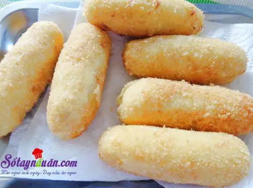 C&aacute;ch l&agrave;m khoai t&acirc;y bọc c&aacute; ngừ chi&ecirc;n gi&ograve;n si&ecirc;u hấp dẫn 8