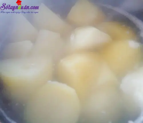 C&aacute;ch l&agrave;m khoai t&acirc;y bọc c&aacute; ngừ chi&ecirc;n gi&ograve;n si&ecirc;u hấp dẫn 3